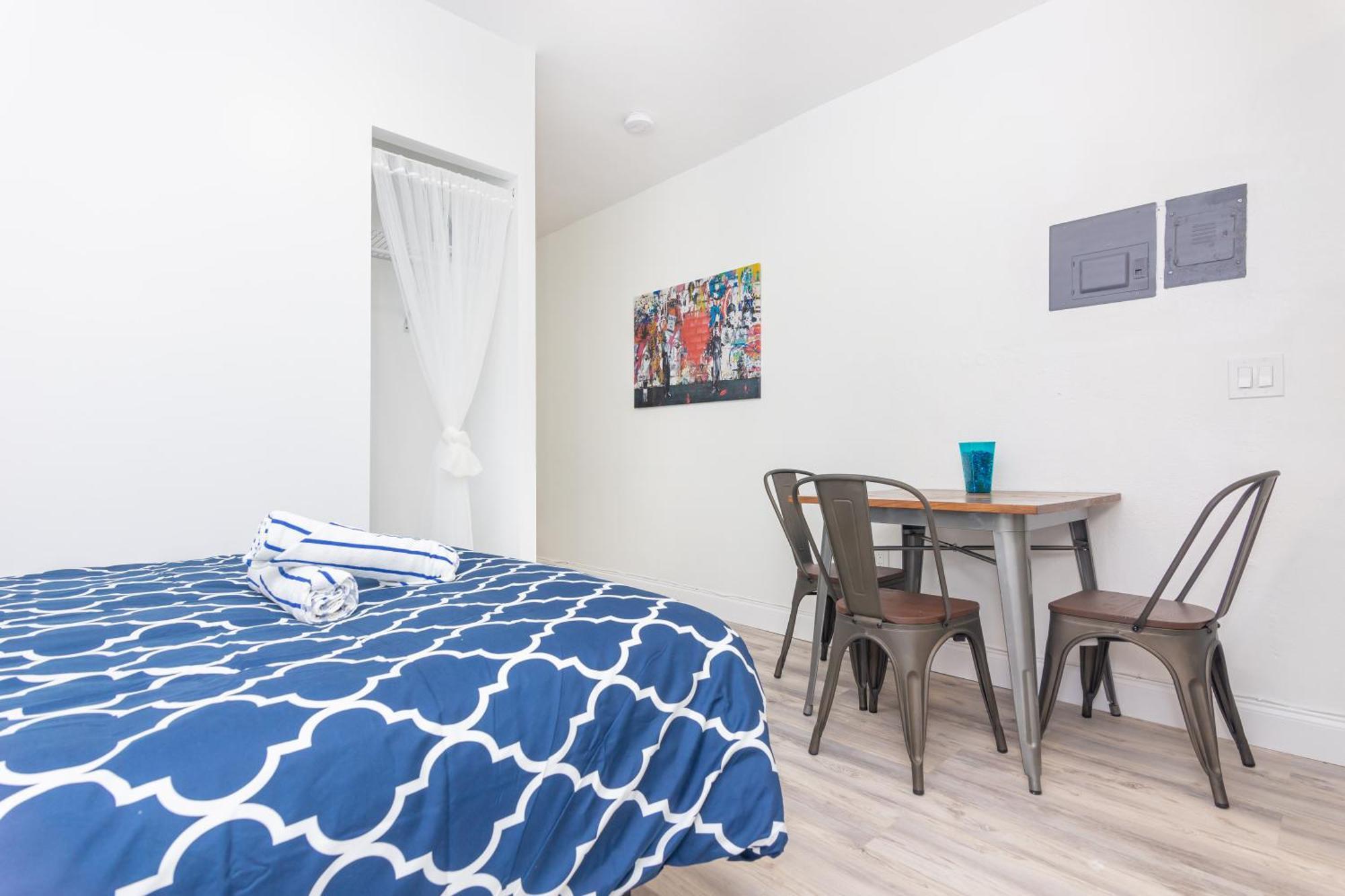 Ocean Drive Deco Apt W/2 Queen Beds, Steps 2 Beach Маями Бийч Екстериор снимка