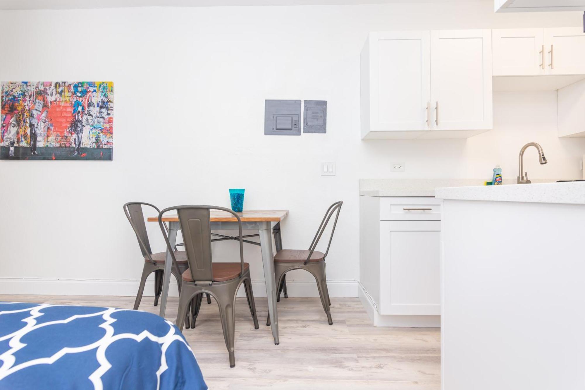 Ocean Drive Deco Apt W/2 Queen Beds, Steps 2 Beach Маями Бийч Екстериор снимка