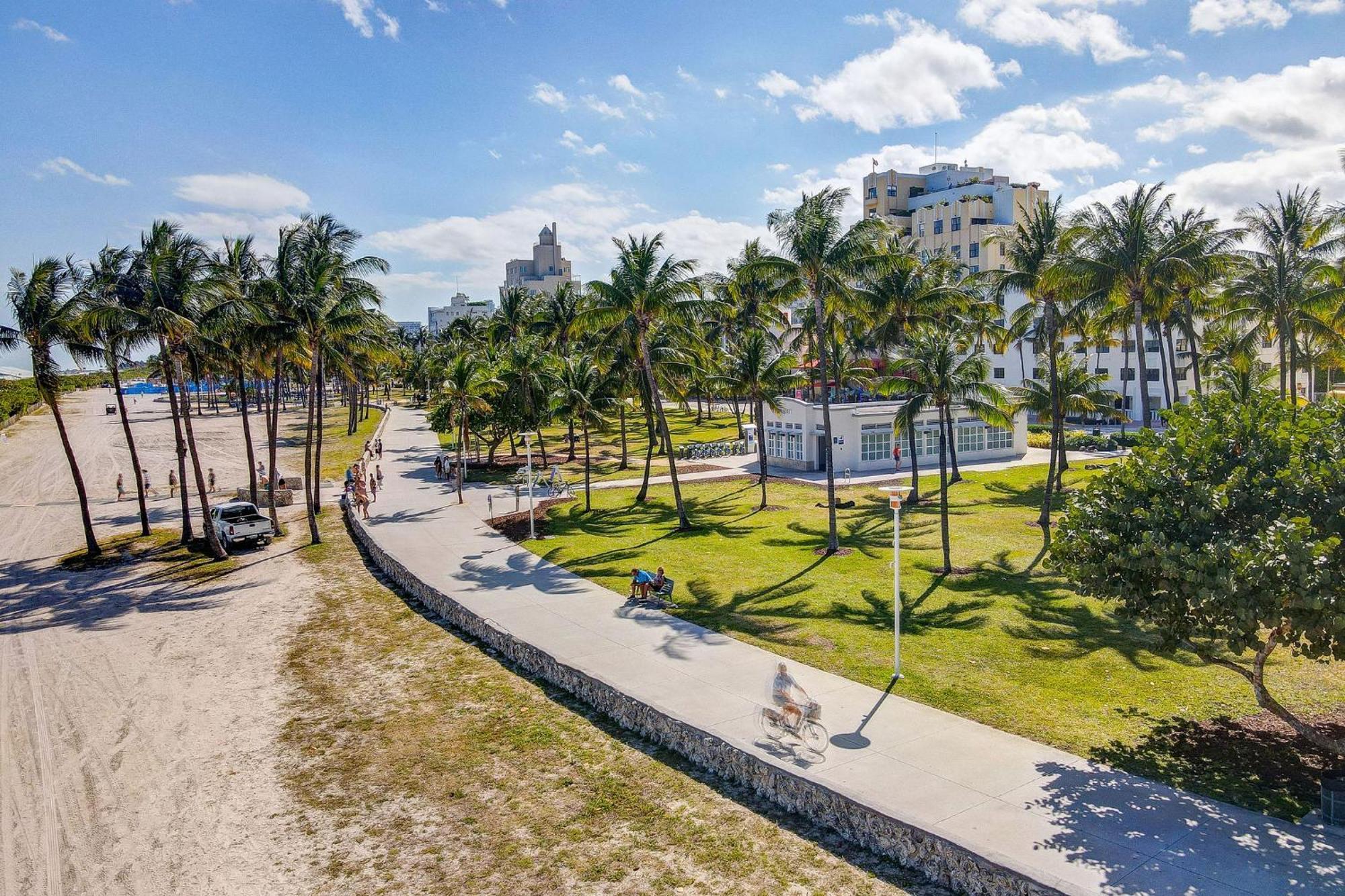 Ocean Drive Deco Apt W/2 Queen Beds, Steps 2 Beach Маями Бийч Екстериор снимка