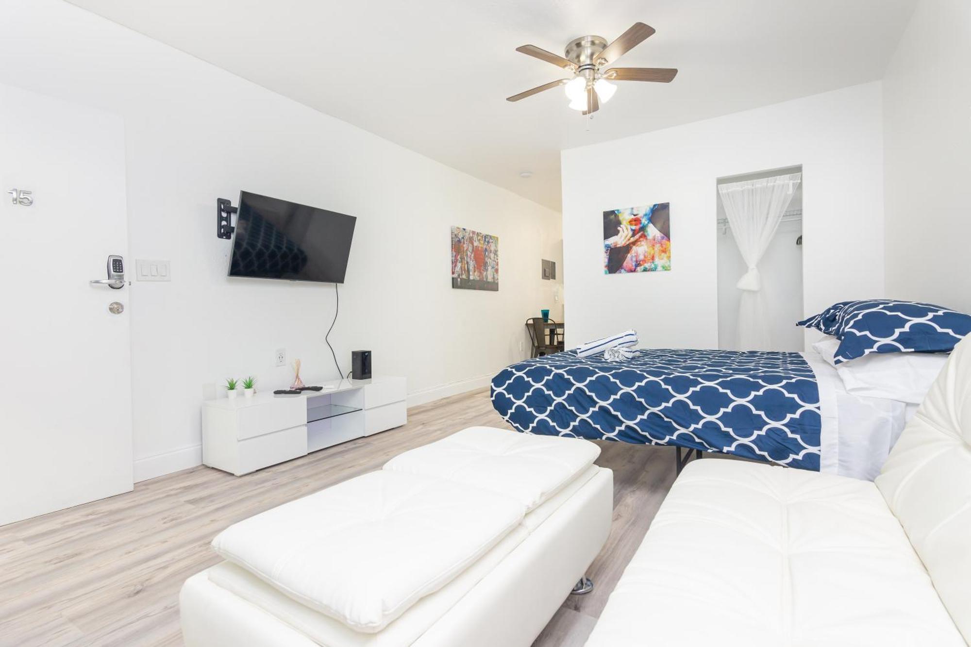 Ocean Drive Deco Apt W/2 Queen Beds, Steps 2 Beach Маями Бийч Екстериор снимка